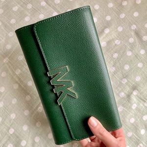 Michael Kors Florence Large Billfold Snap Wallet